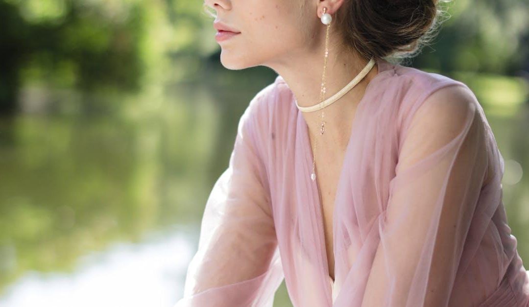 Smykker og Perler: Elegance og Tidløs Skønhed